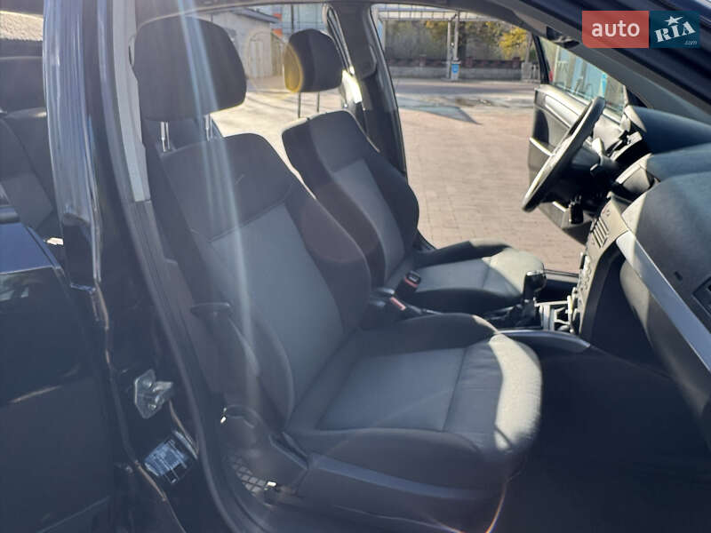 Хэтчбек Opel Astra 2005 в Ровно фото 21 Хэтчбек Opel Astra 2005 в Ровно