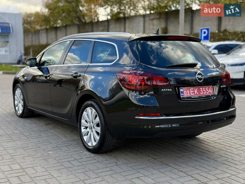 Универсал Opel Astra 2016 в Тернополе