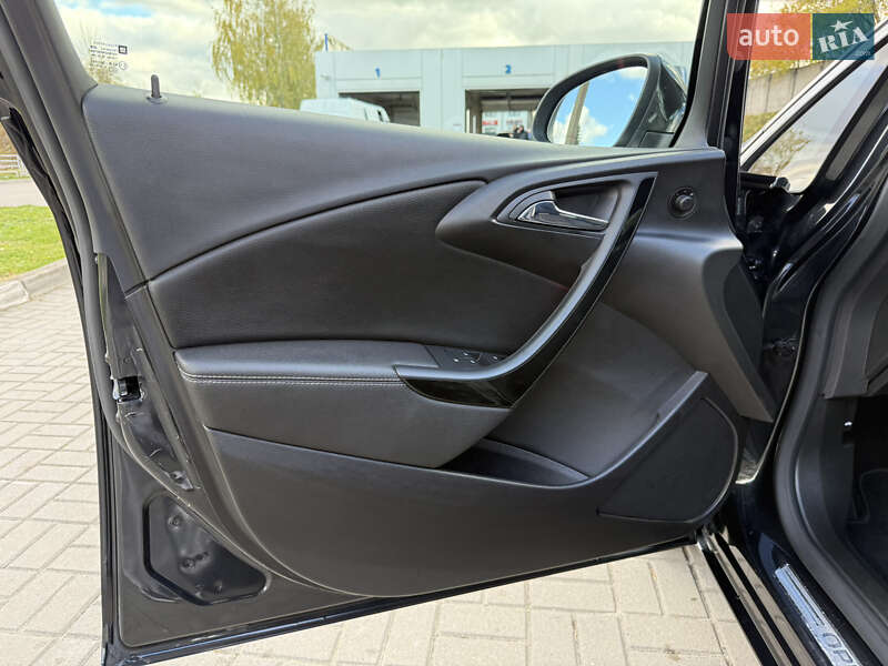 Универсал Opel Astra 2016 в Тернополе