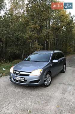Універсал Opel Astra 2009 в Вараші