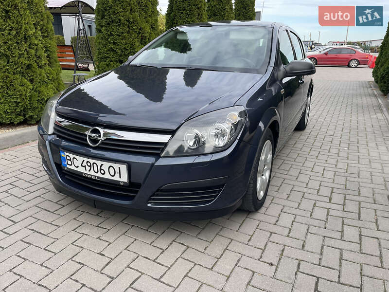 Хэтчбек Opel Astra 2006 в Городке