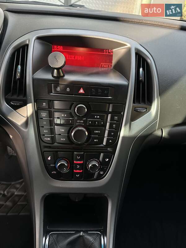 Универсал Opel Astra 2012 в Черновцах фото 8 Универсал Opel Astra 2012 в Черновцах