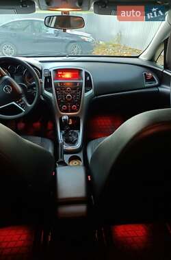 Універсал Opel Astra 2015 в 