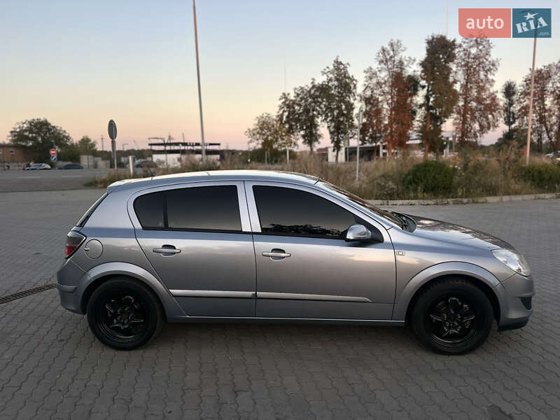 Хетчбек Opel Astra 2007 в Тульчині