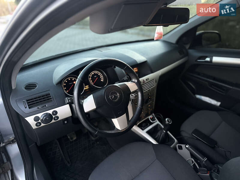 Хетчбек Opel Astra 2007 в Тульчині