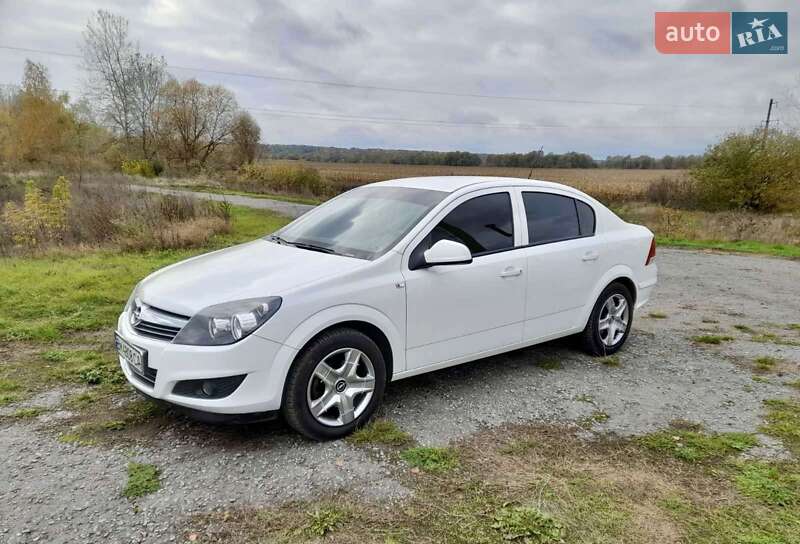 Opel Astra 2013 Opel Astra 2013