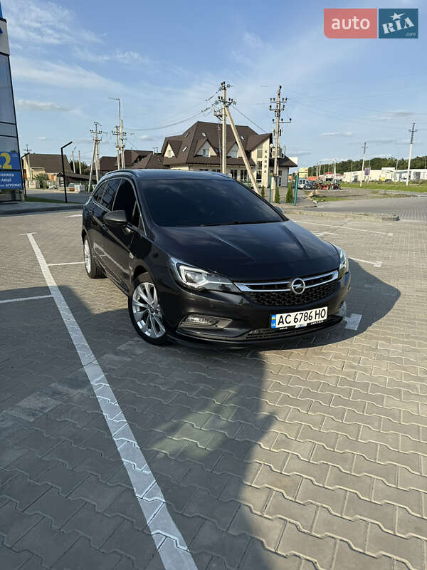 Універсал Opel Astra 2016 в Луцьку