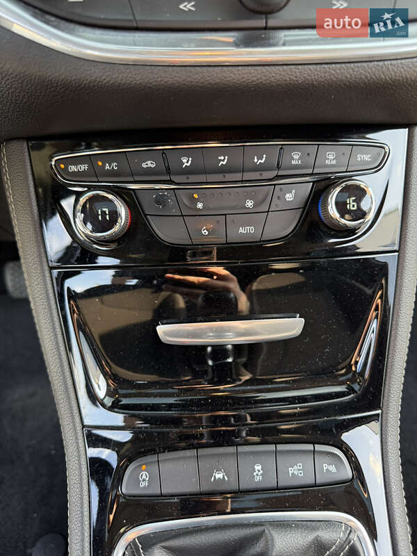 Універсал Opel Astra 2016 в Луцьку