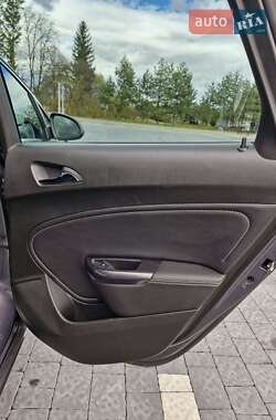 Универсал Opel Astra 2010 в 