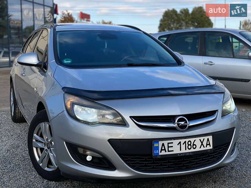 Универсал Opel Astra 2015 в Днепре