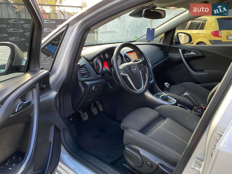 Универсал Opel Astra 2015 в Днепре