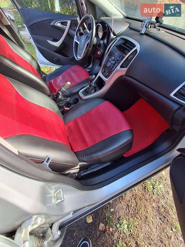 Универсал Opel Astra 2011 в Коростене фото 5 Универсал Opel Astra 2011 в Коростене