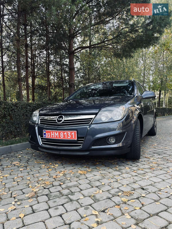 Универсал Opel Astra 2010 в Луцке фото 4 Универсал Opel Astra 2010 в Луцке