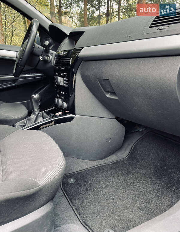 Универсал Opel Astra 2010 в Луцке фото 27 Универсал Opel Astra 2010 в Луцке