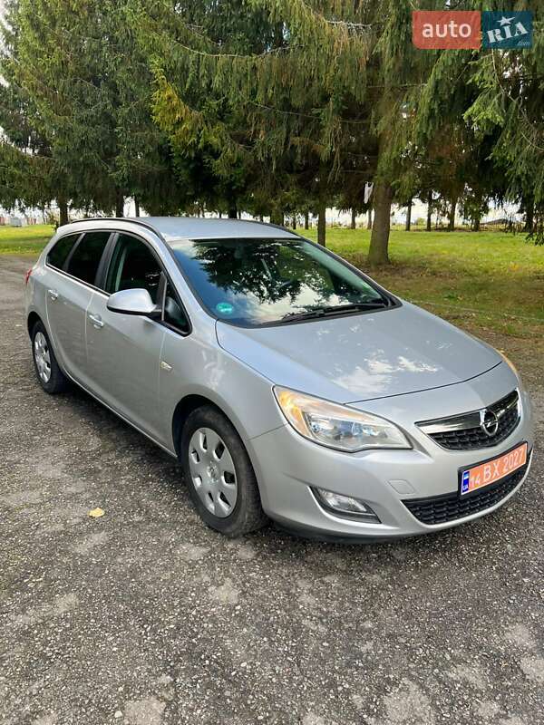 Универсал Opel Astra 2011 в Стрые фото Универсал Opel Astra 2011 в Стрые