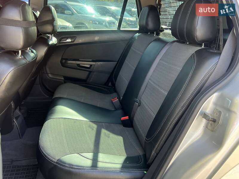 Универсал Opel Astra 2010 в Киеве фото 10 Универсал Opel Astra 2010 в Киеве