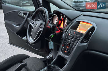 Универсал Opel Astra 2014 в 