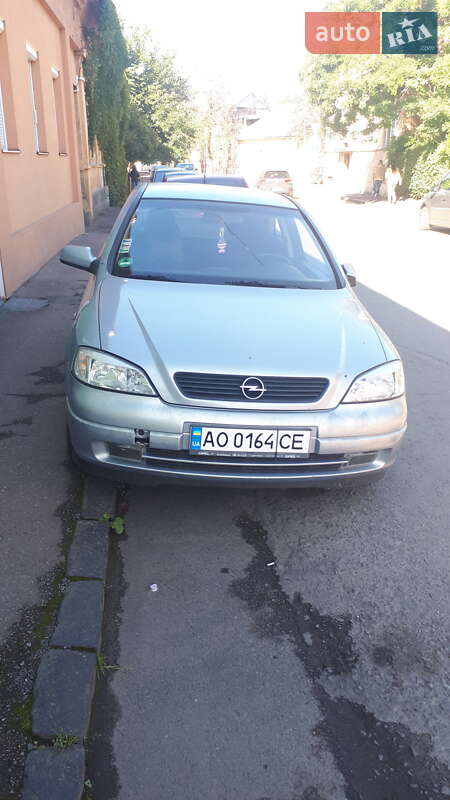 Хэтчбек Opel Astra 2001 в Ужгороде