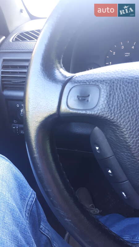 Хэтчбек Opel Astra 2001 в Ужгороде