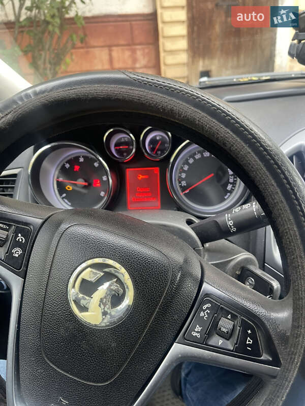 Хэтчбек Opel Astra 2013 в Фастове