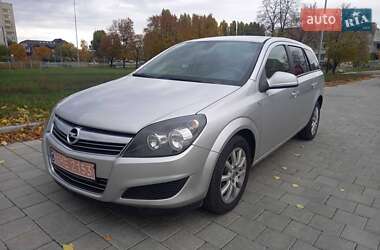 Универсал Opel Astra 2010 в Черкассах