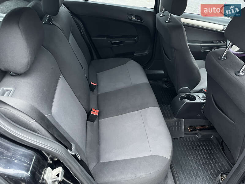 Хэтчбек Opel Astra 2008 в Звягеле фото 14 Хэтчбек Opel Astra 2008 в Звягеле