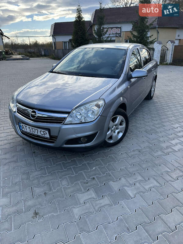 Седан Opel Astra 2008 в Ивано-Франковске фото 3 Седан Opel Astra 2008 в Ивано-Франковске