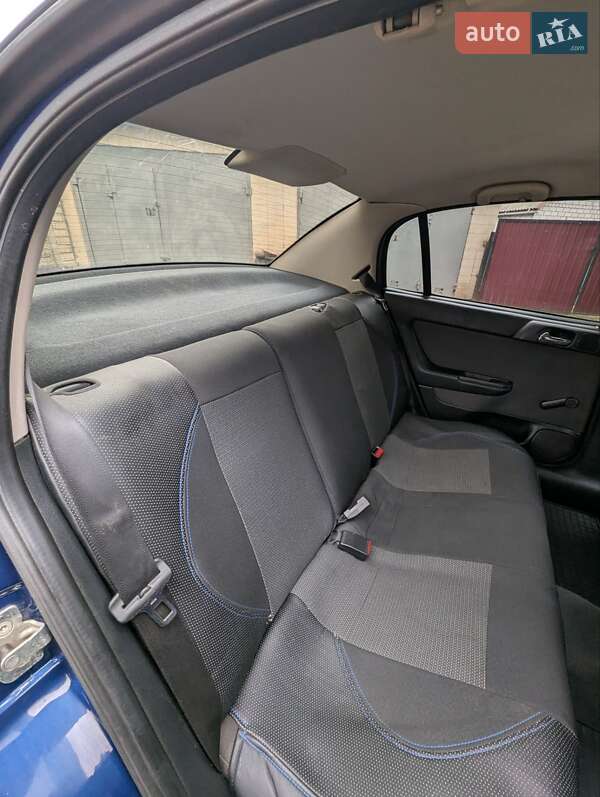 Седан Opel Astra 2005 в Смеле