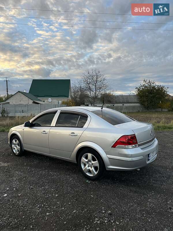 Седан Opel Astra 2012 в Козельце фото 4 Седан Opel Astra 2012 в Козельце