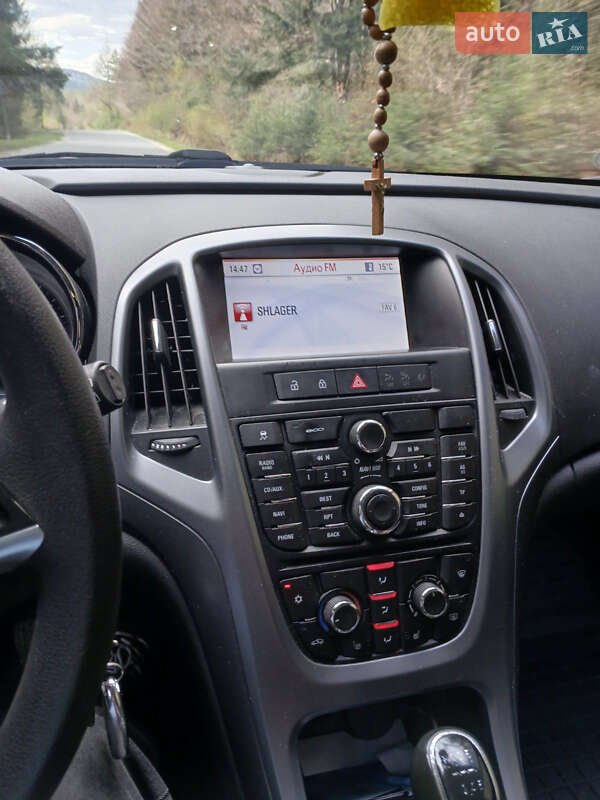 Универсал Opel Astra 2013 в Бориславе