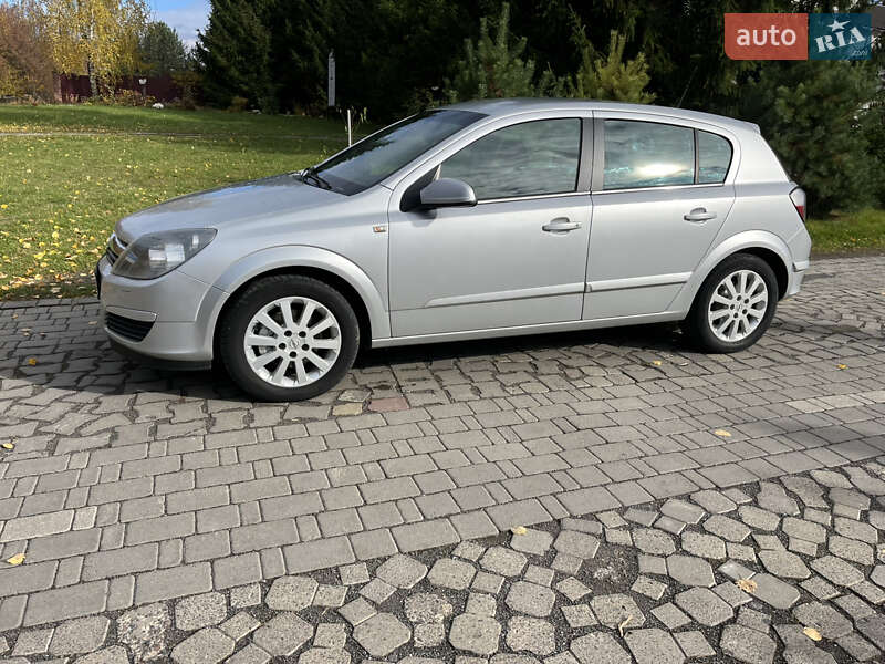 Хэтчбек Opel Astra 2004 в Луцке