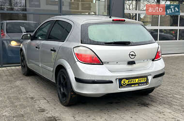 Хетчбек Opel Astra 2005 в 