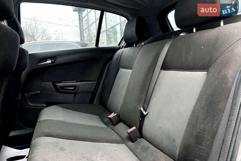 Хэтчбек Opel Astra 2005 в Ивано-Франковске