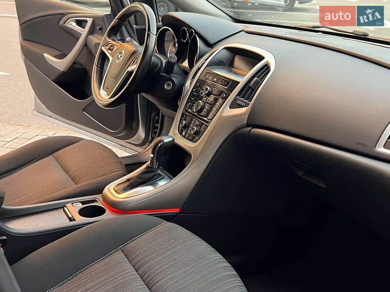 Універсал Opel Astra 2011 в Києві фото 13 Універсал Opel Astra 2011 в Києві