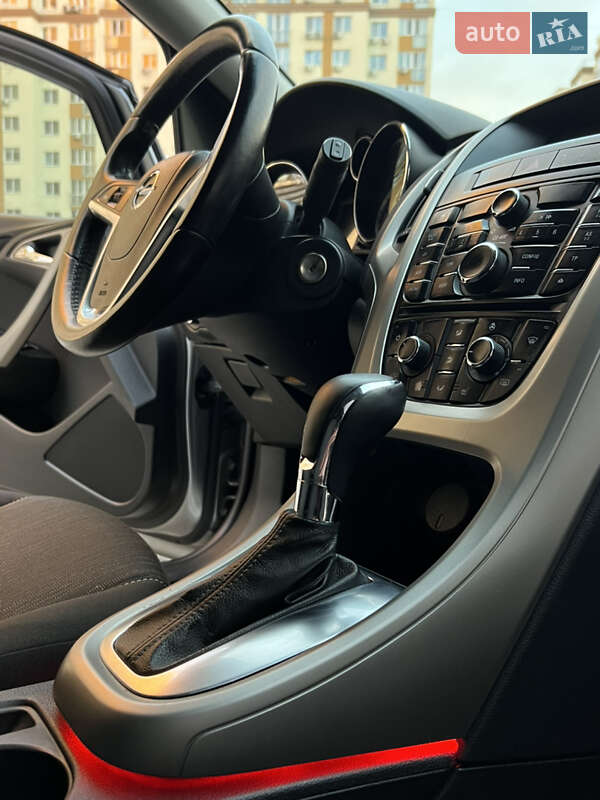 Універсал Opel Astra 2011 в Києві фото 18 Універсал Opel Astra 2011 в Києві