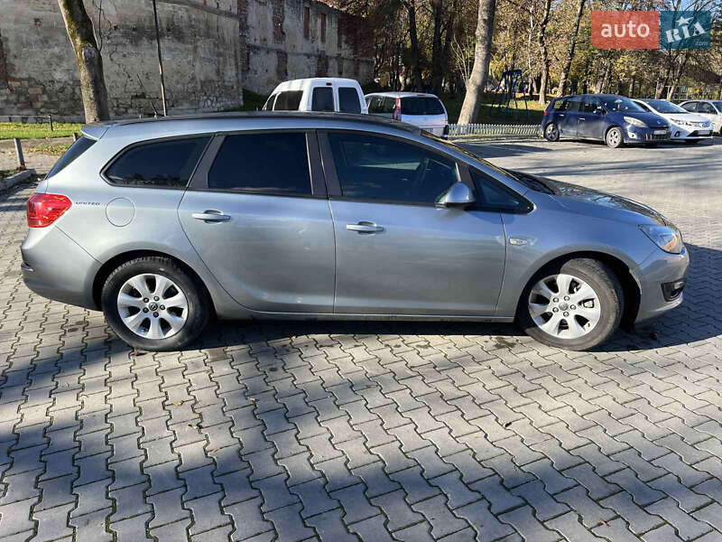 Универсал Opel Astra 2013 в Бережанах
