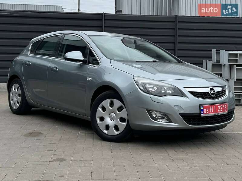 Хэтчбек Opel Astra 2010 в Черкассах