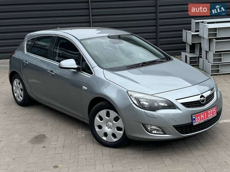 Хэтчбек Opel Astra 2010 в Черкассах