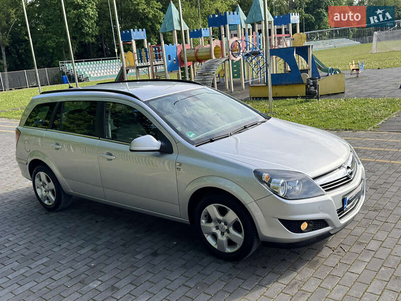 Универсал Opel Astra 2010 в Вишневце фото 3 Универсал Opel Astra 2010 в Вишневце