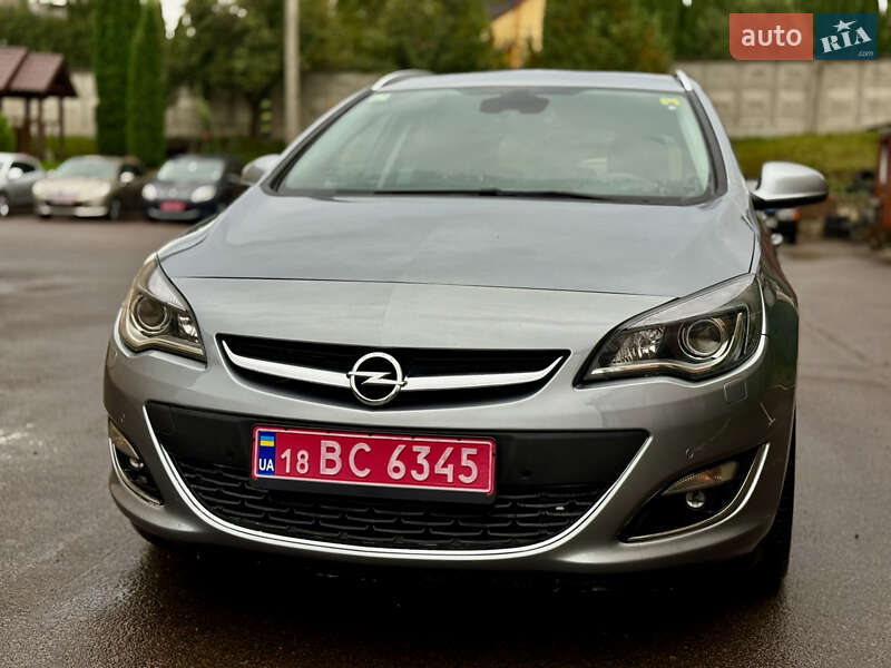 Универсал Opel Astra 2013 в Ровно фото 2 Универсал Opel Astra 2013 в Ровно