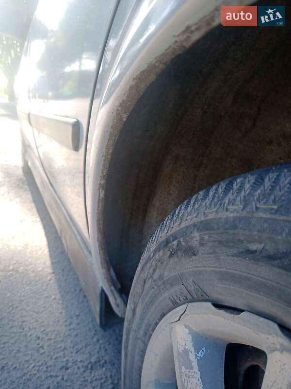 Седан Opel Astra 2004 в Тернополе