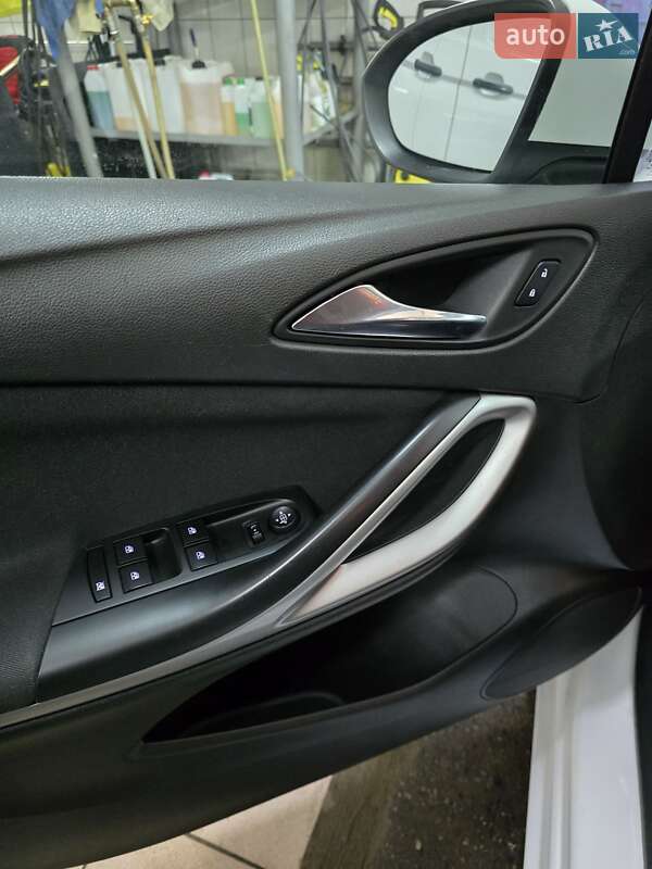 Универсал Opel Astra 2017 в Бердичеве