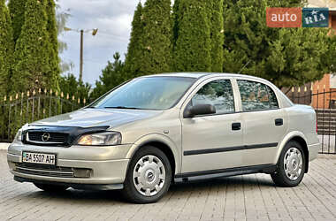 Седан Opel Astra 2006 в Кропивницком