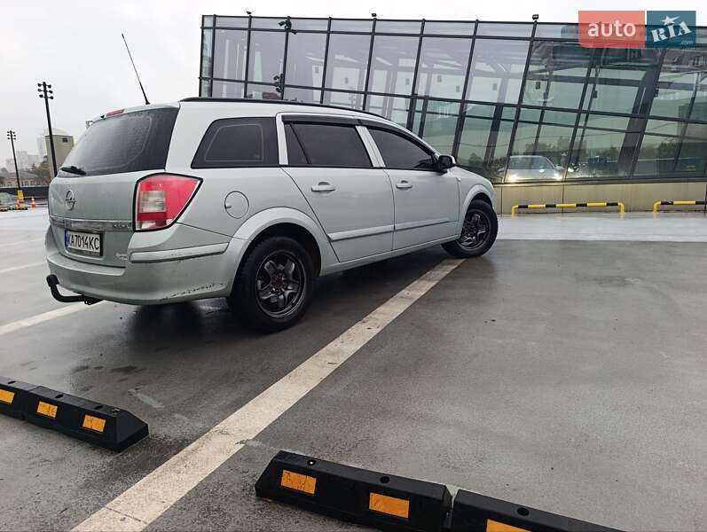 Универсал Opel Astra 2009 в Киеве