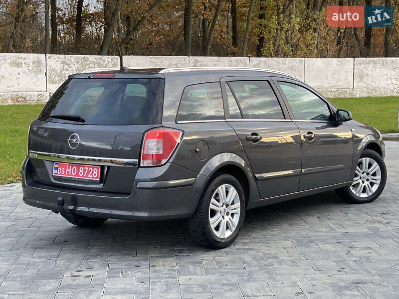 Универсал Opel Astra 2009 в Луцке