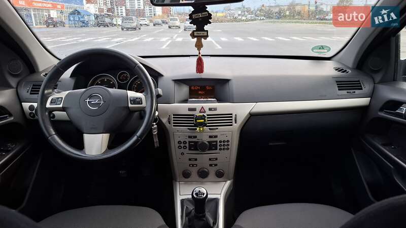 Універсал Opel Astra 2008 в Луцьку