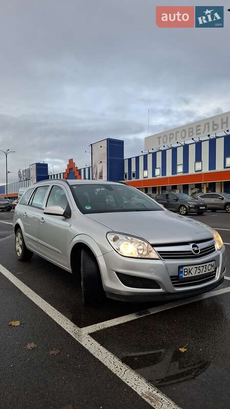 Універсал Opel Astra 2008 в Луцьку