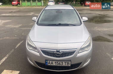 Універсал Opel Astra 2012 в Києві