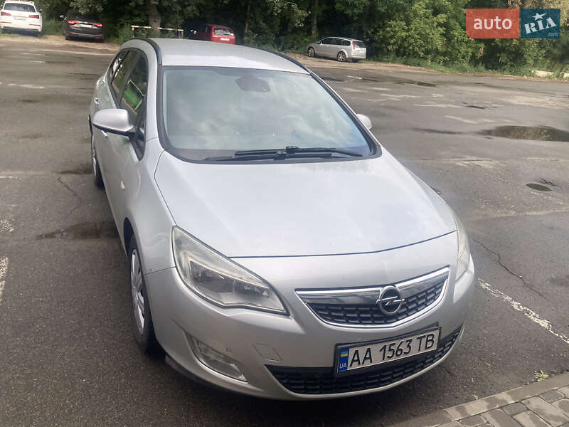Універсал Opel Astra 2012 в Києві фото 6 Універсал Opel Astra 2012 в Києві