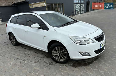 Универсал Opel Astra 2012 в Житомире
